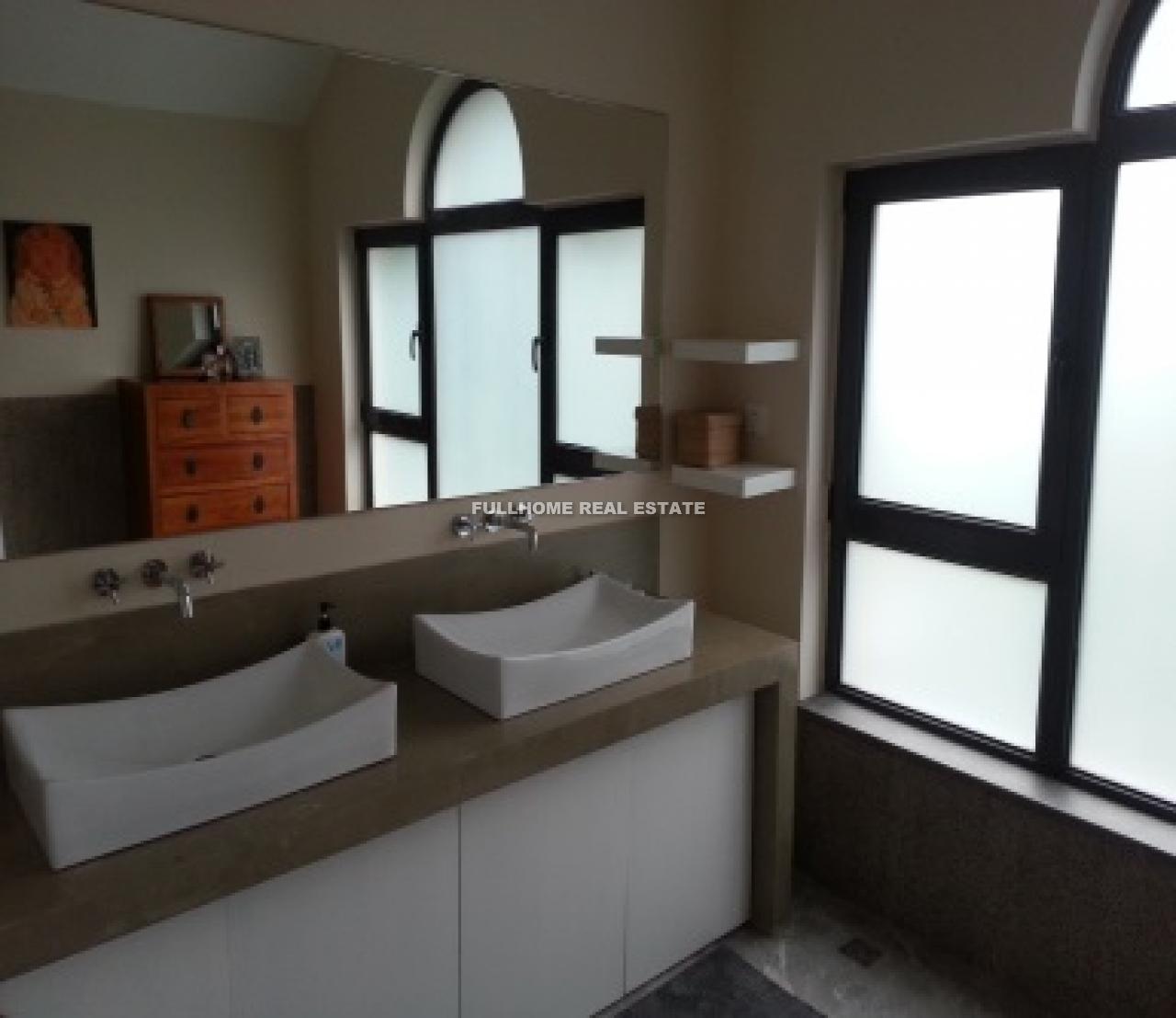 Sego Villa - 4 bedroom apartment in Shanghai, Qingpu, Suburb
