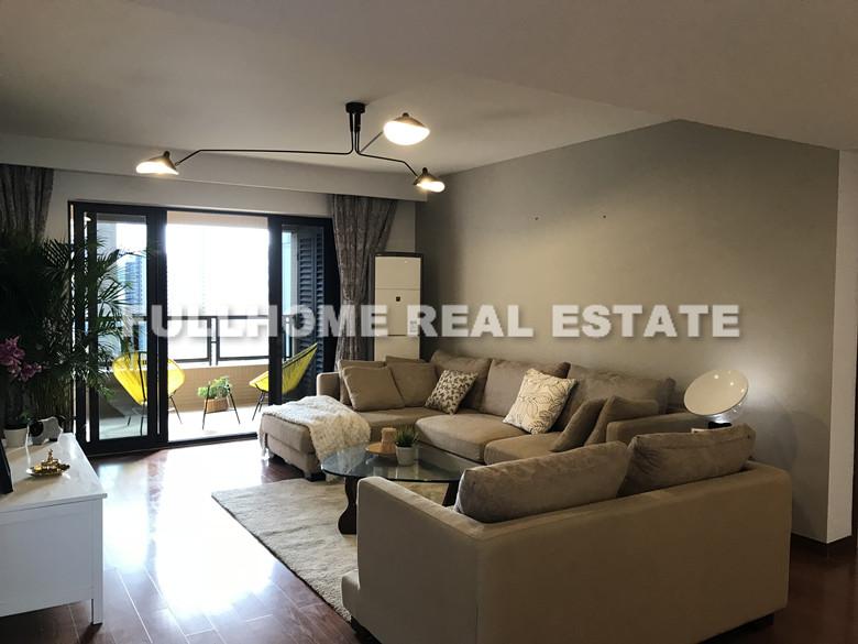 Rainbow New City - 3 bedroom apartment in Shanghai, Hongko and Yangpu, Downtown