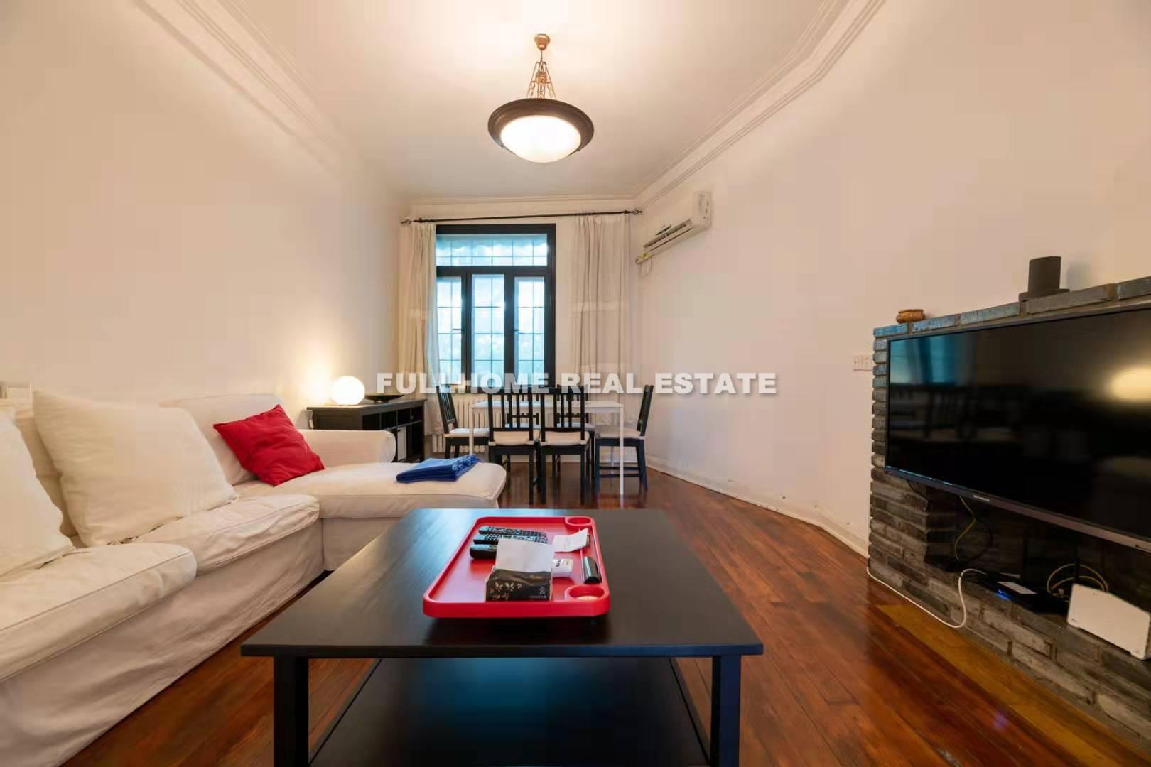 Lane 1-500 South Chongqing Road Old House - 1 bedroom apartment in Shanghai, Xintiandi, Downtown