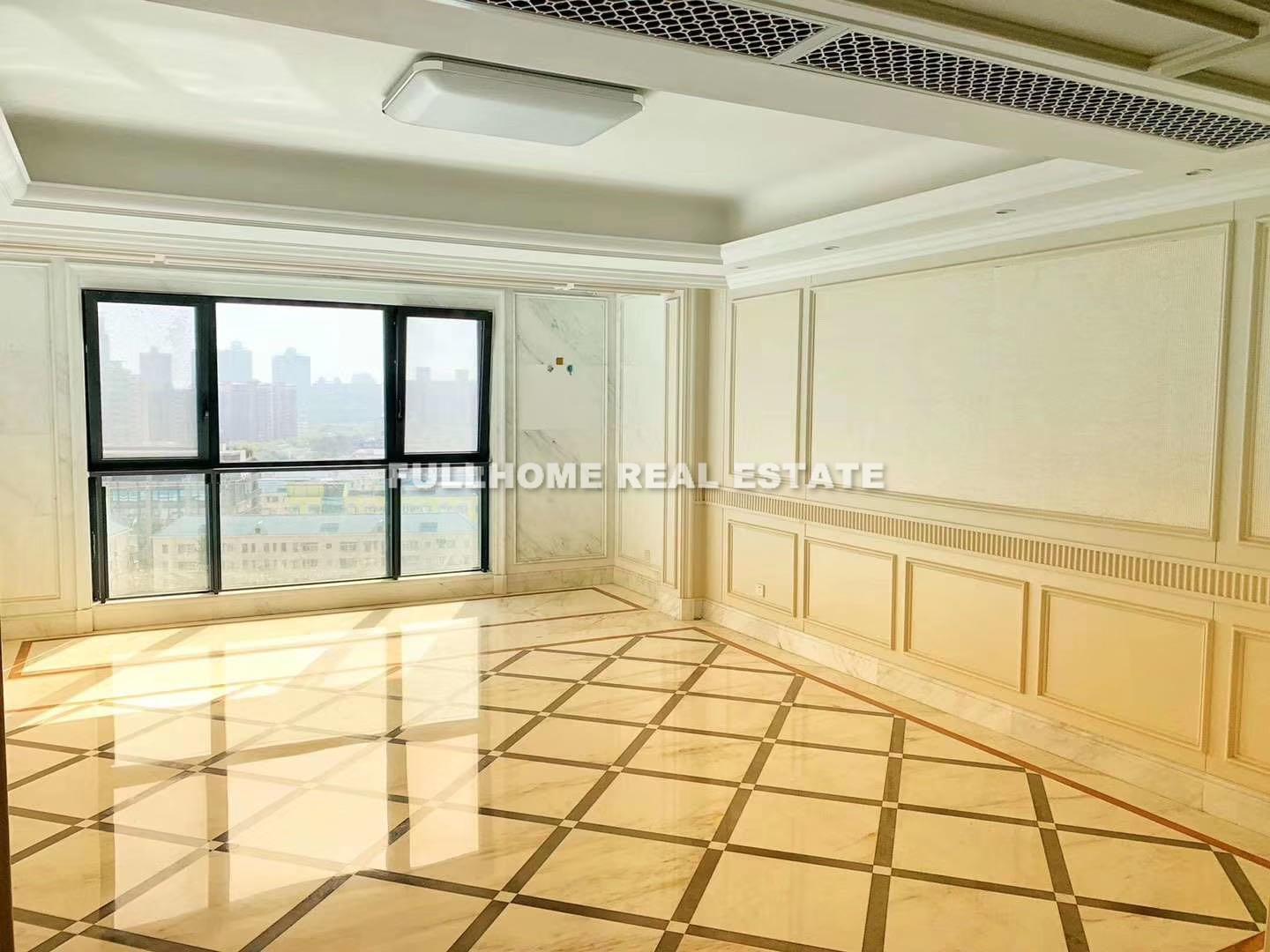 E18 - 4 bedroom apartment in Shanghai, Lujiazui, Pudong