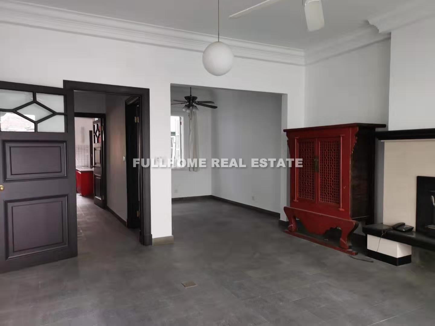 Lane1-800 Jiangsu Road Old House - 4 bedroom apartment in Shanghai, Zhongshan Park, Downtown