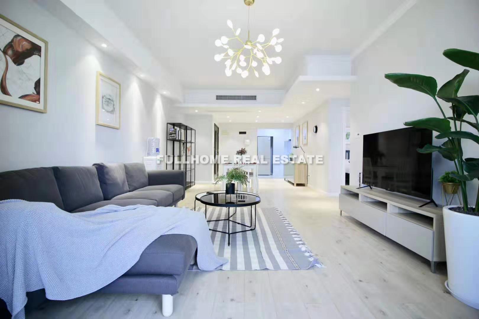 Top Of City - 2 bedroom apartment in Shanghai, People Square, Downtown