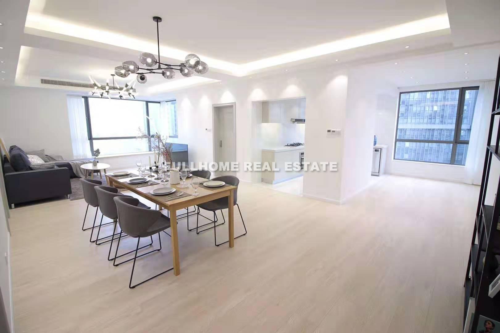 Top Of City - 4 bedroom apartment in Shanghai, People Square, Downtown