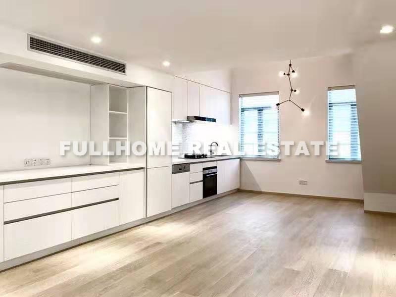 Lane 100-300 Fumin Road Old House - 2 bedroom apartment in Shanghai, Jing An, Downtown