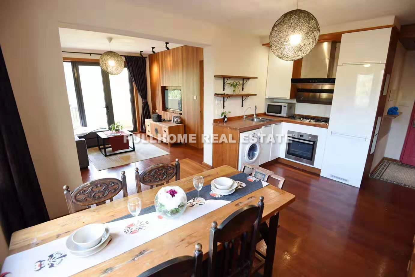 Lane1-800 Jiangsu Road Old House - 2 bedroom apartment in Shanghai, Zhongshan Park, Downtown