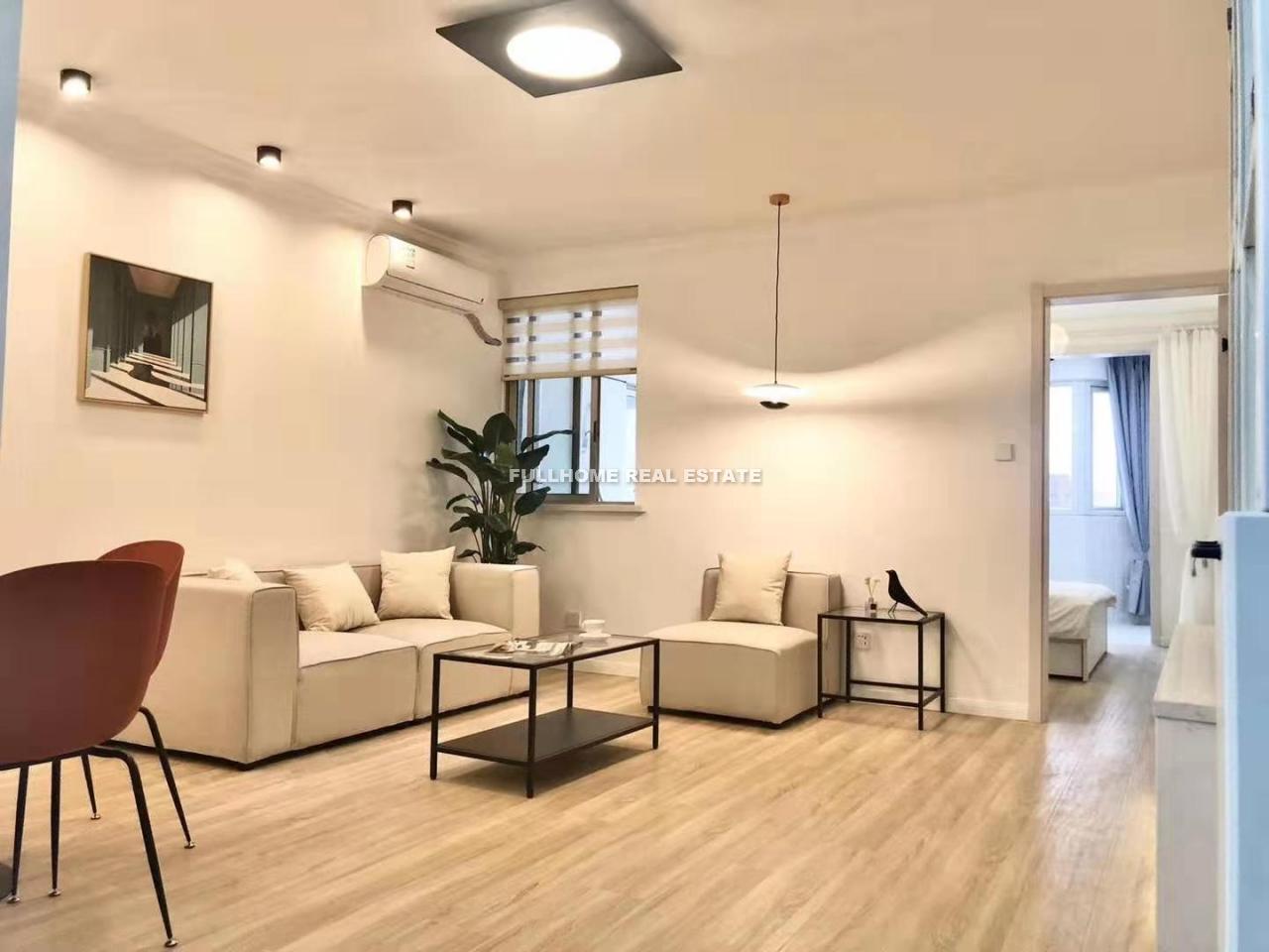 Same compound: Tianhua Apartment, 1 bedrooms in Shanghai