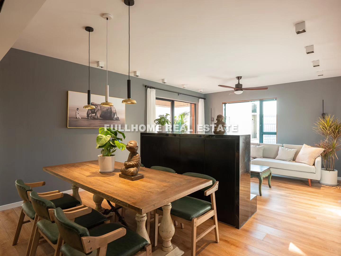 The Courtyards - 3 bedroom apartment in Shanghai, Jing An, Downtown
