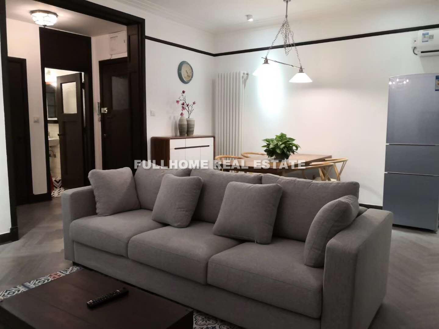 Same compound: No.1-100 Huaihai Road Old House, 2 bedrooms in Shanghai
