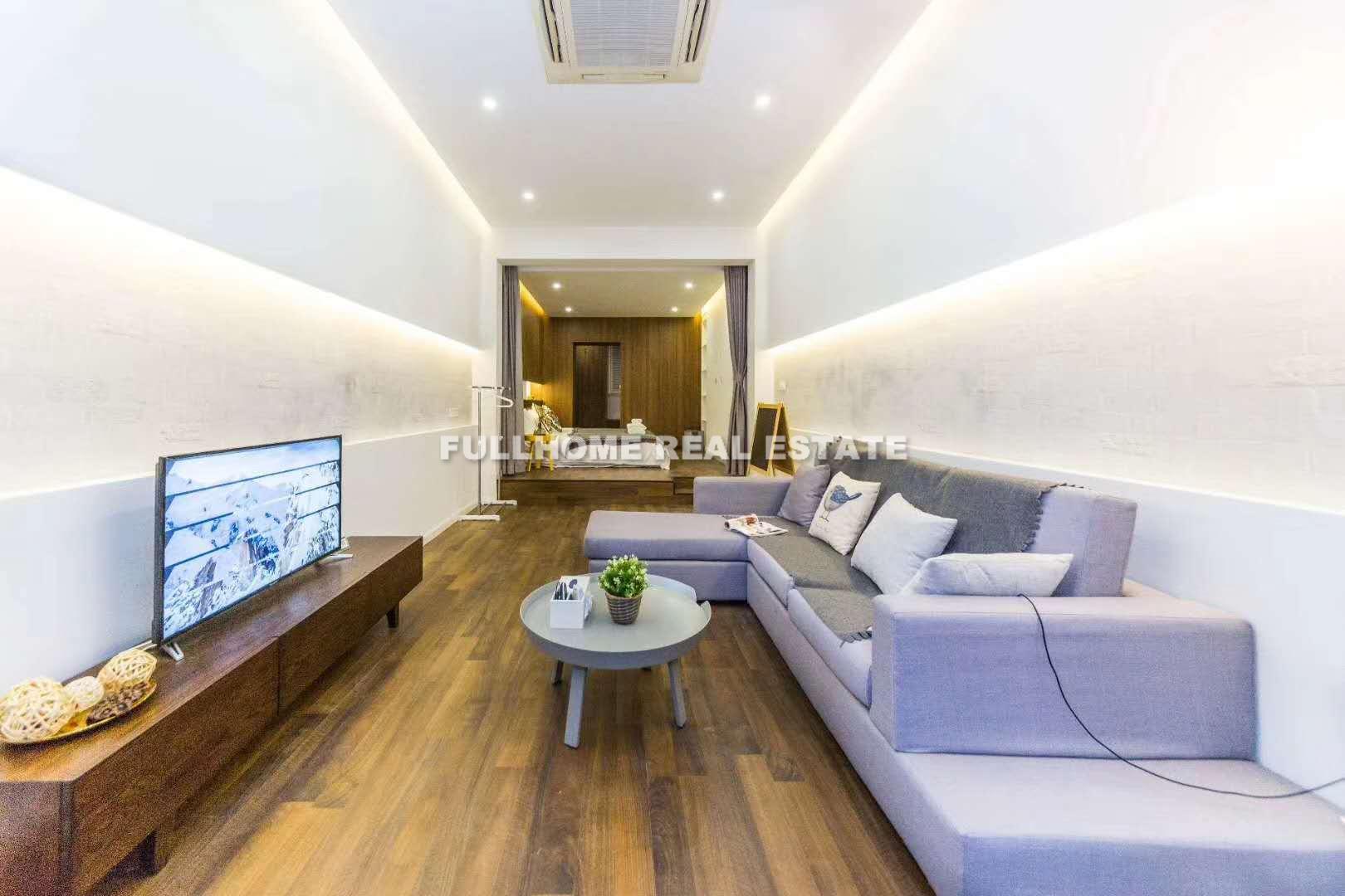 Same compound: Lane100-400 Madang Road Old House, 1 bedrooms in Shanghai