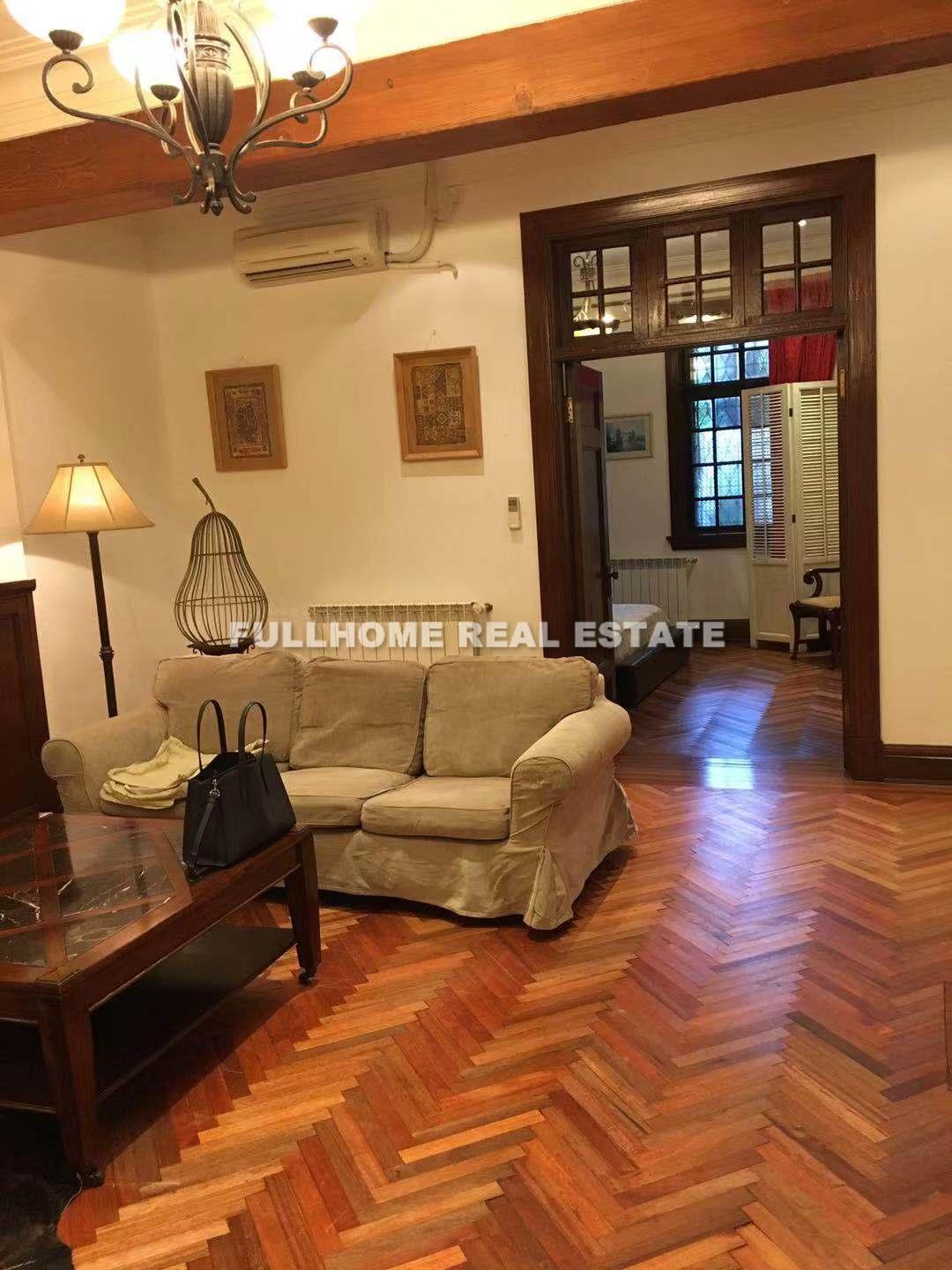 Lane 1-500 South Chongqing Road Old House - 2 bedroom apartment in Shanghai, Xintiandi, Downtown