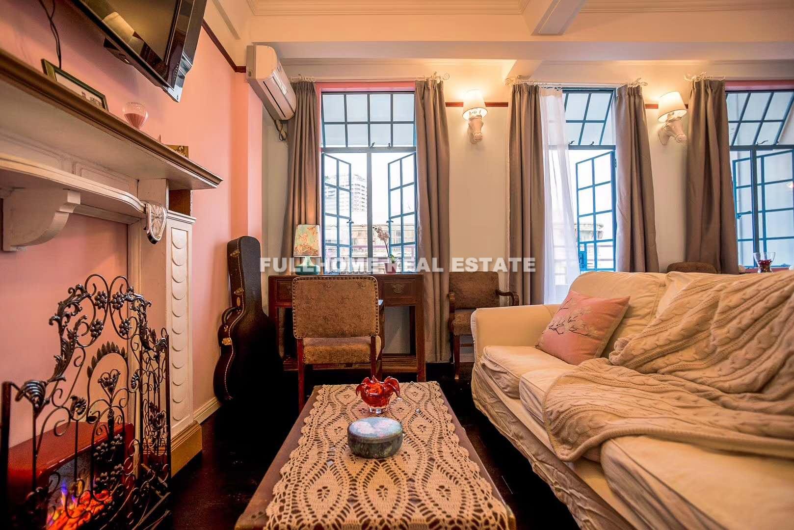 Embankment Building - 1 bedroom apartment in Shanghai, Hongko and Yangpu, Downtown