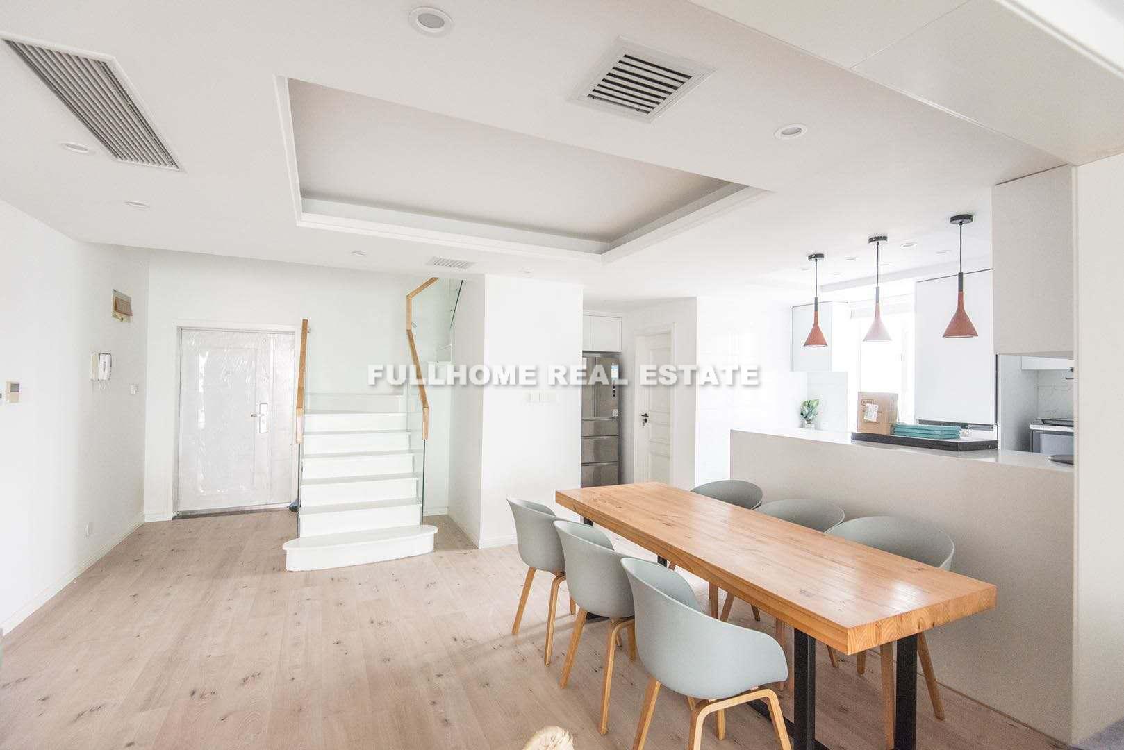 The Courtyards - 4 bedroom apartment in Shanghai, Jing An, Downtown