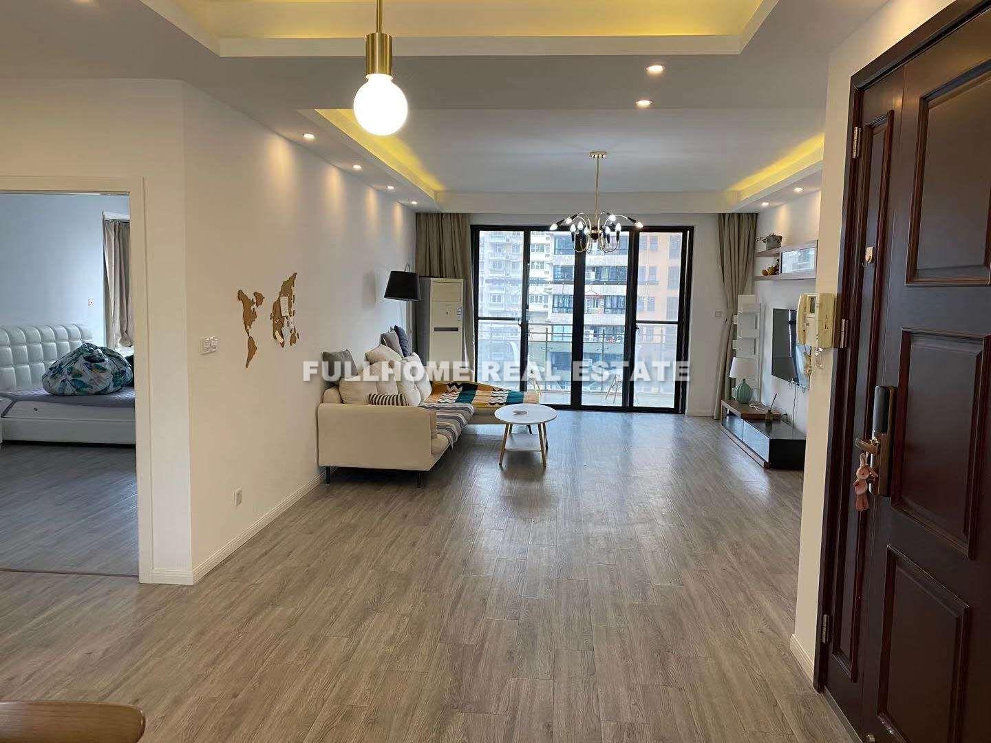 Huangpu Garden - 3 bedroom apartment in Shanghai, People Square, Downtown