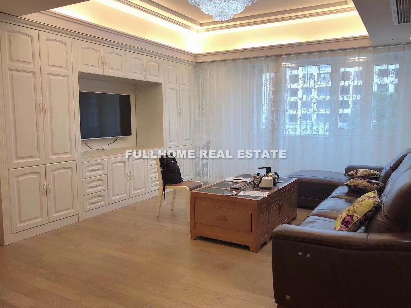 Business Mansion - 3 bedroom apartment in Shanghai, Jing An, Downtown