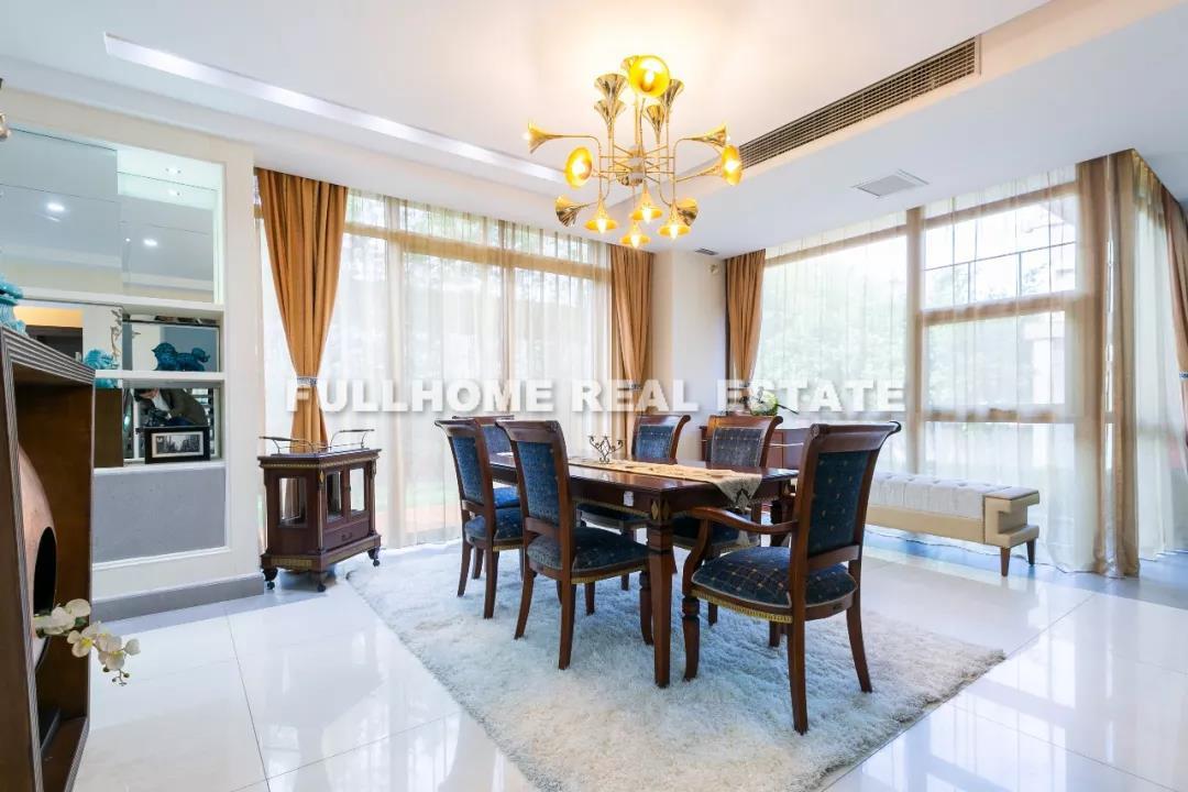 Similar property: Tomson Riviera Garden, 4 bedrooms, 400 sqm in Shanghai