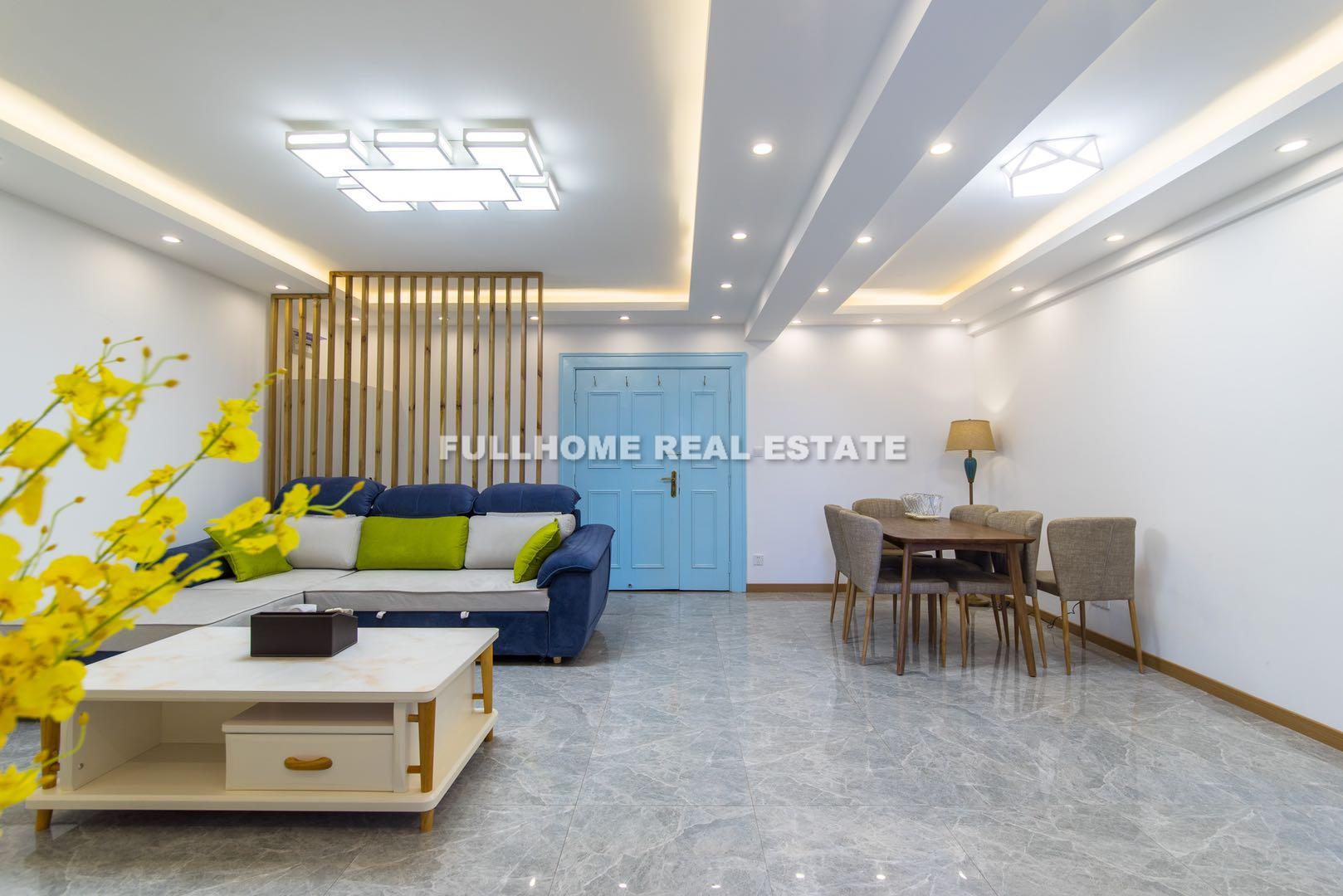 Same compound: Tiange tiandi Apartment, 3 bedrooms in Shanghai