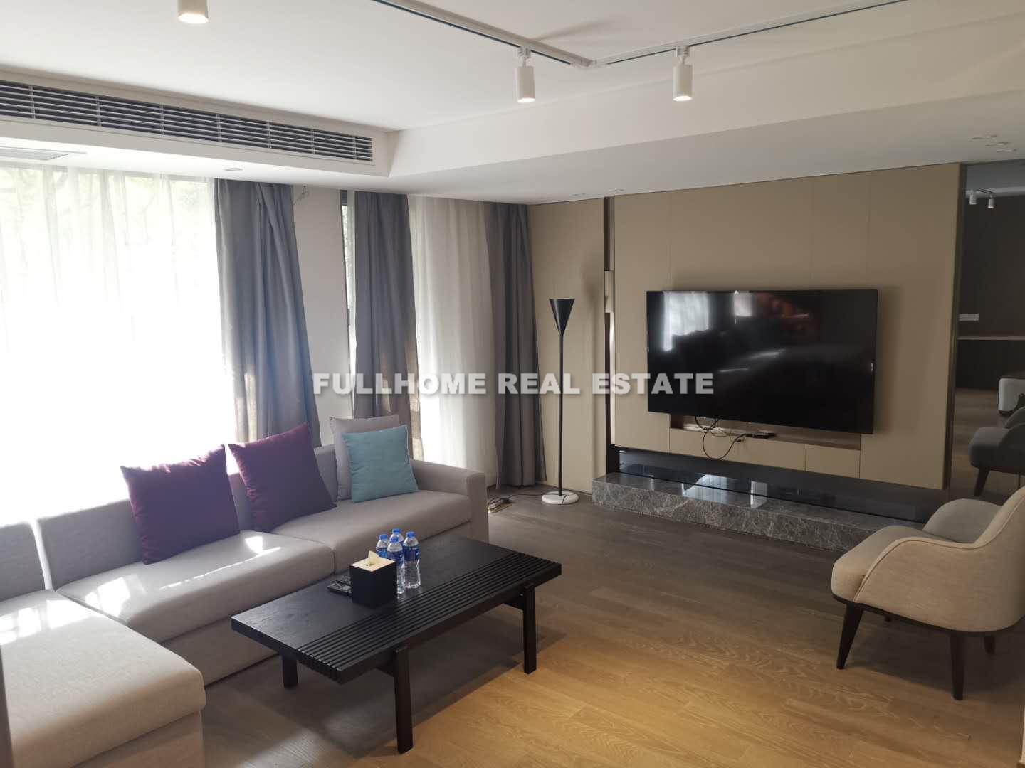 Same compound: Le Ville Residence, 3 bedrooms in Shanghai