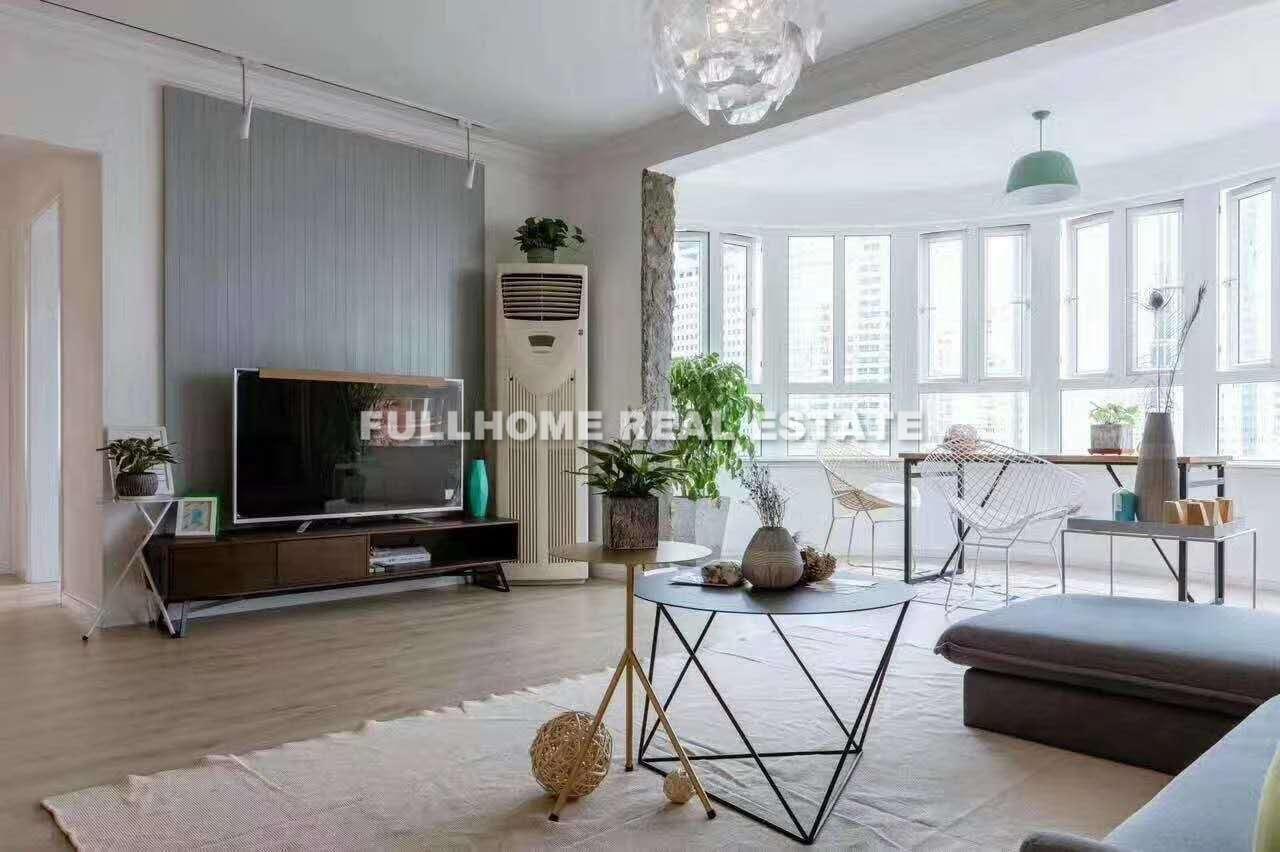 Weihaiyuan - 4 bedroom apartment in Shanghai, People Square, Downtown