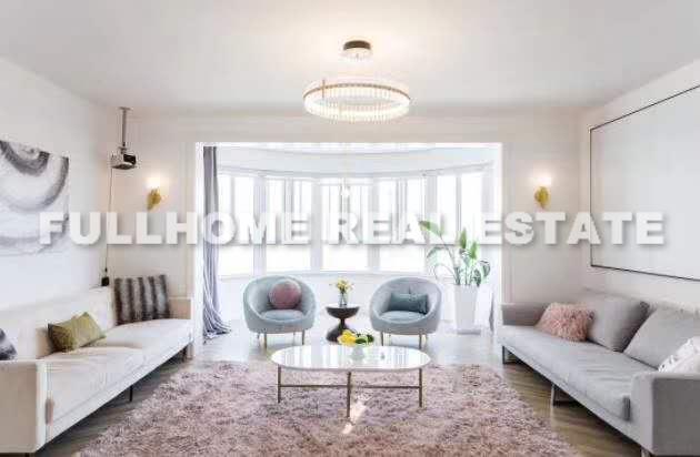 Weihaiyuan - 4 bedroom apartment in Shanghai, People Square, Downtown