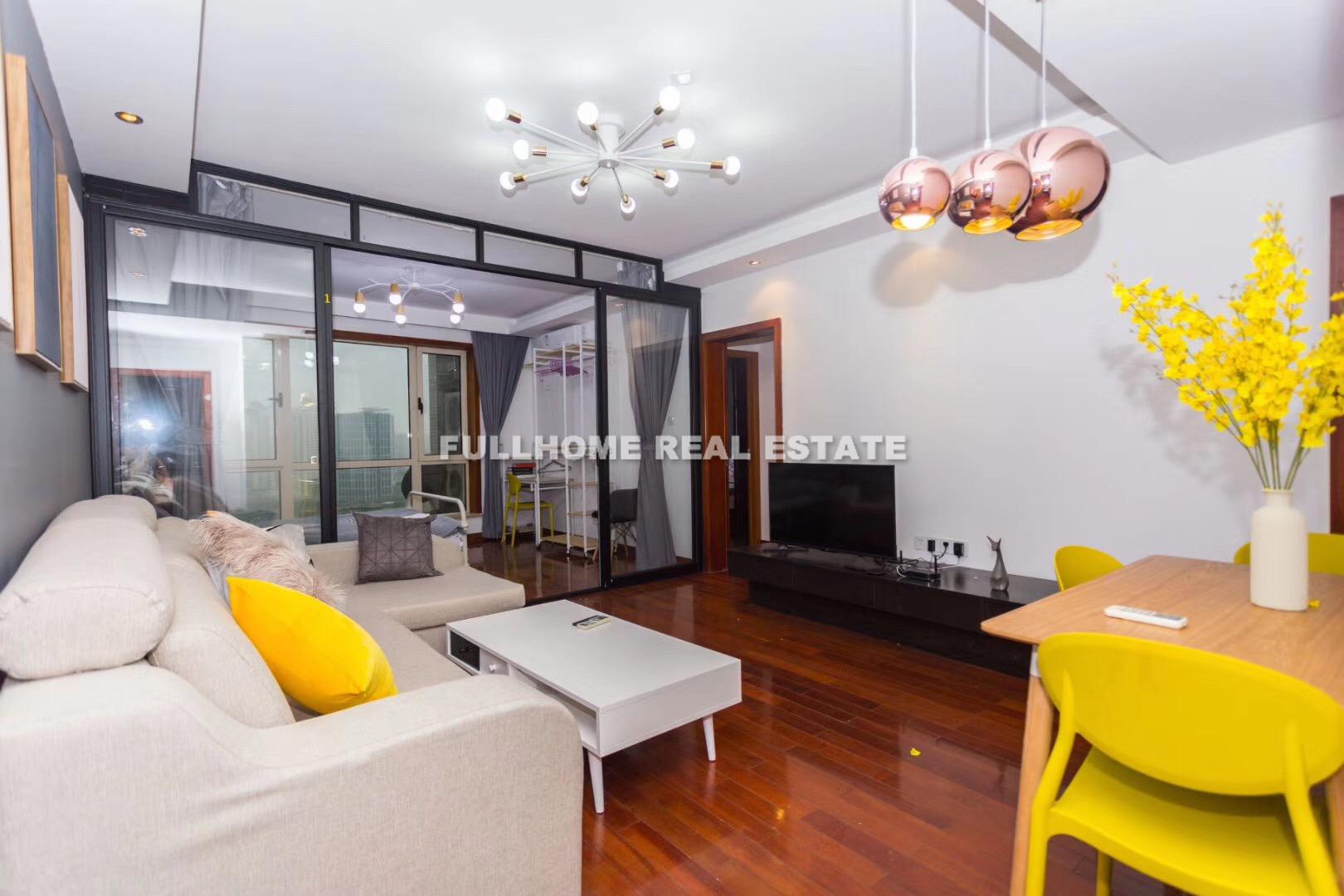 East Huaihai Apartment - 4 bedroom apartment in Shanghai, People Square, Downtown