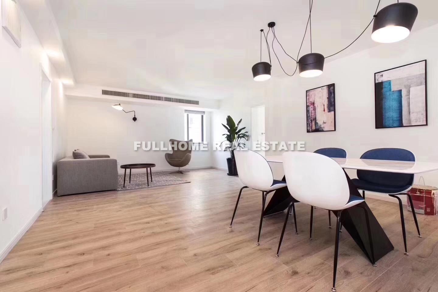 Lane 200-300 Wuxing Road Old House - 3 bedroom apartment in Shanghai, Xujiahui, Downtown