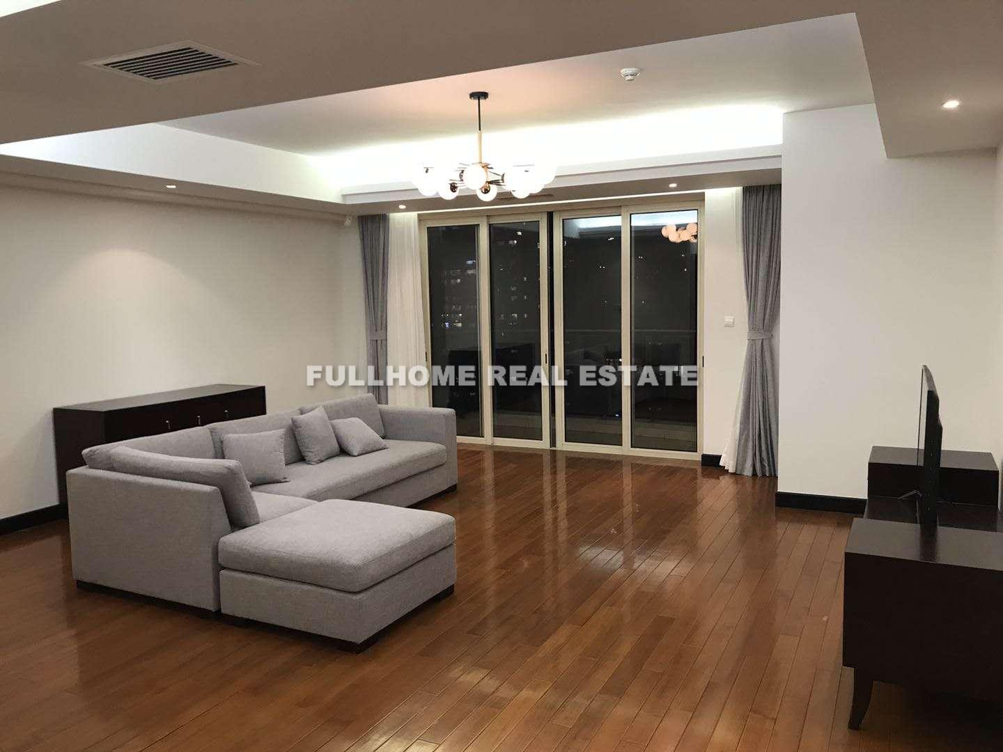 JinLin TianDi - 3 bedroom apartment in Shanghai, Xintiandi, Downtown