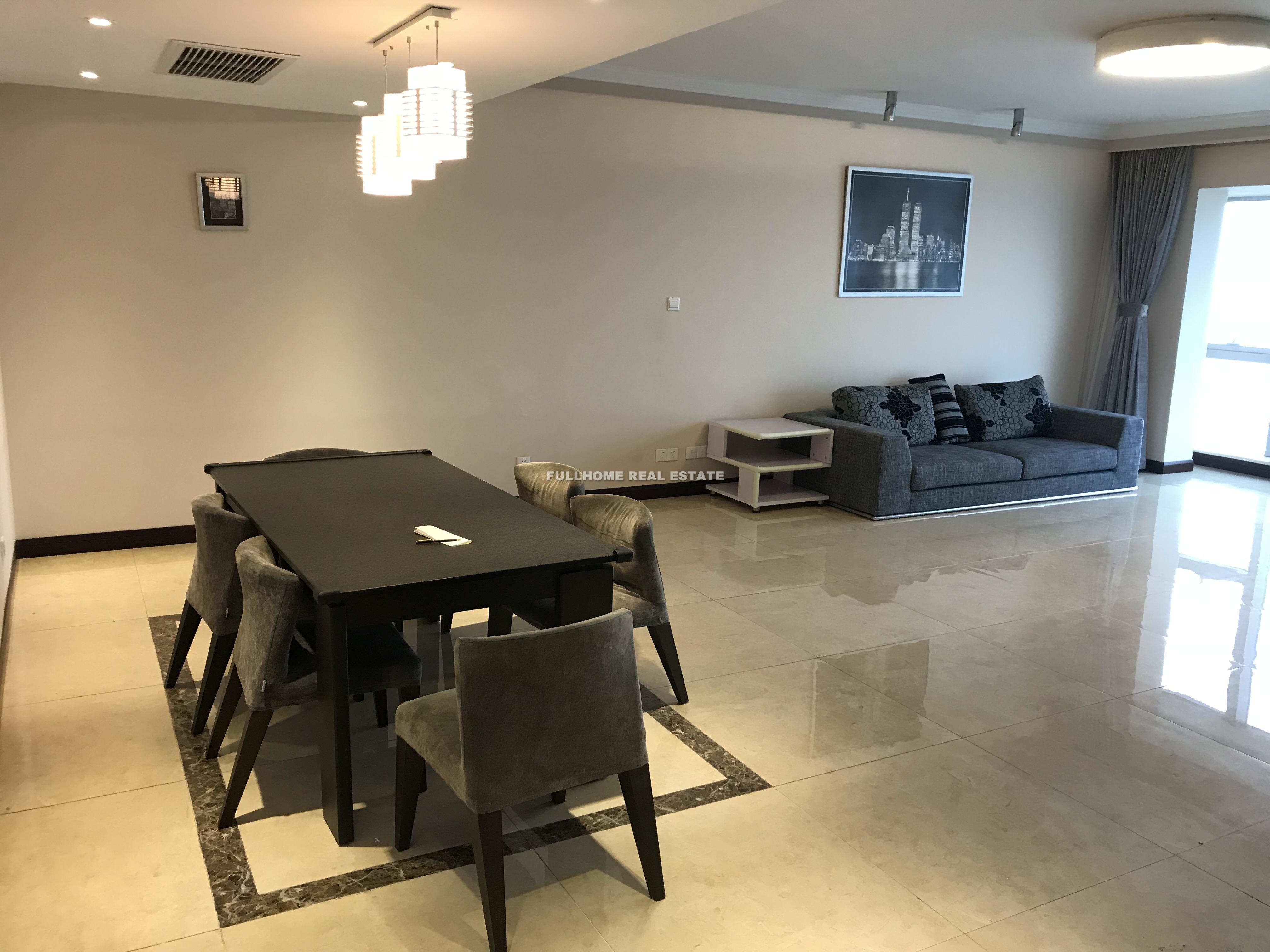 Shimao Riviera Garden - 3 bedroom apartment in Shanghai, Lujiazui, Pudong