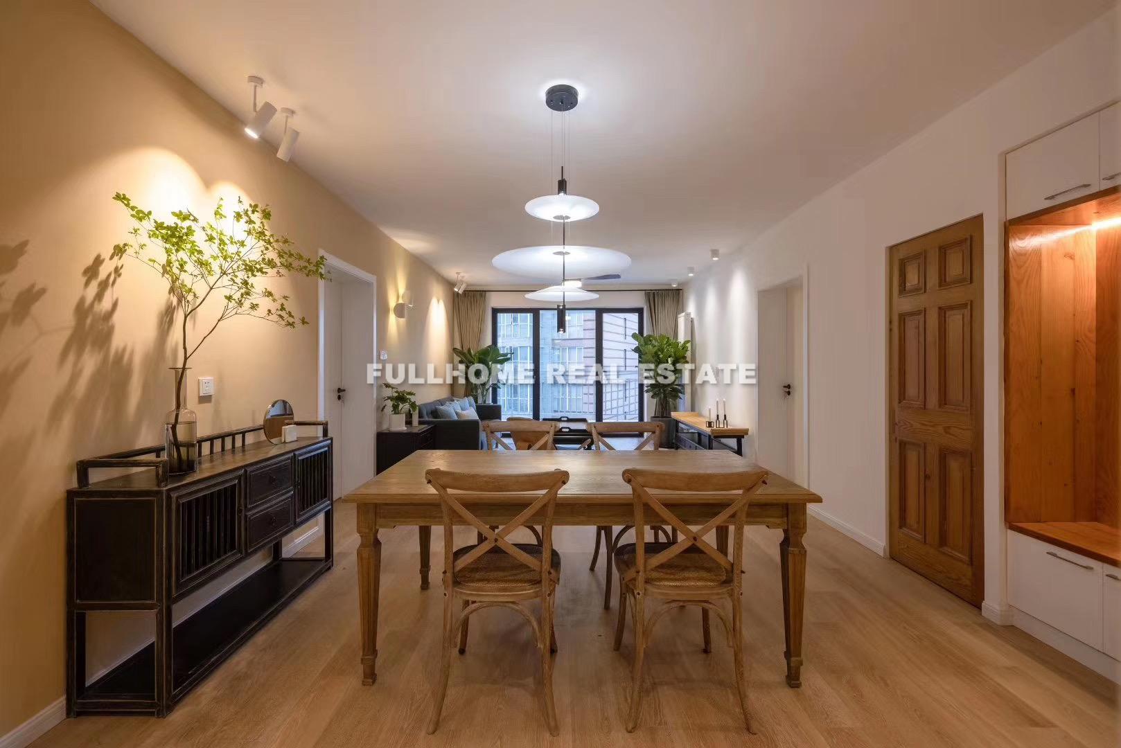 Jingan Yige - 3 bedroom apartment in Shanghai, Jing An, Downtown