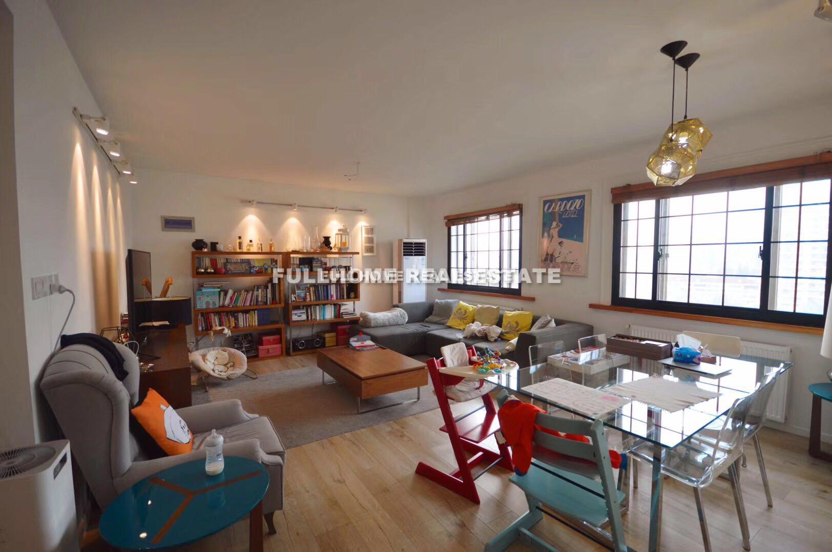 Lane 200-300 Jiashan Road Old House  - 3 bedroom apartment in Shanghai, FFC, Downtown