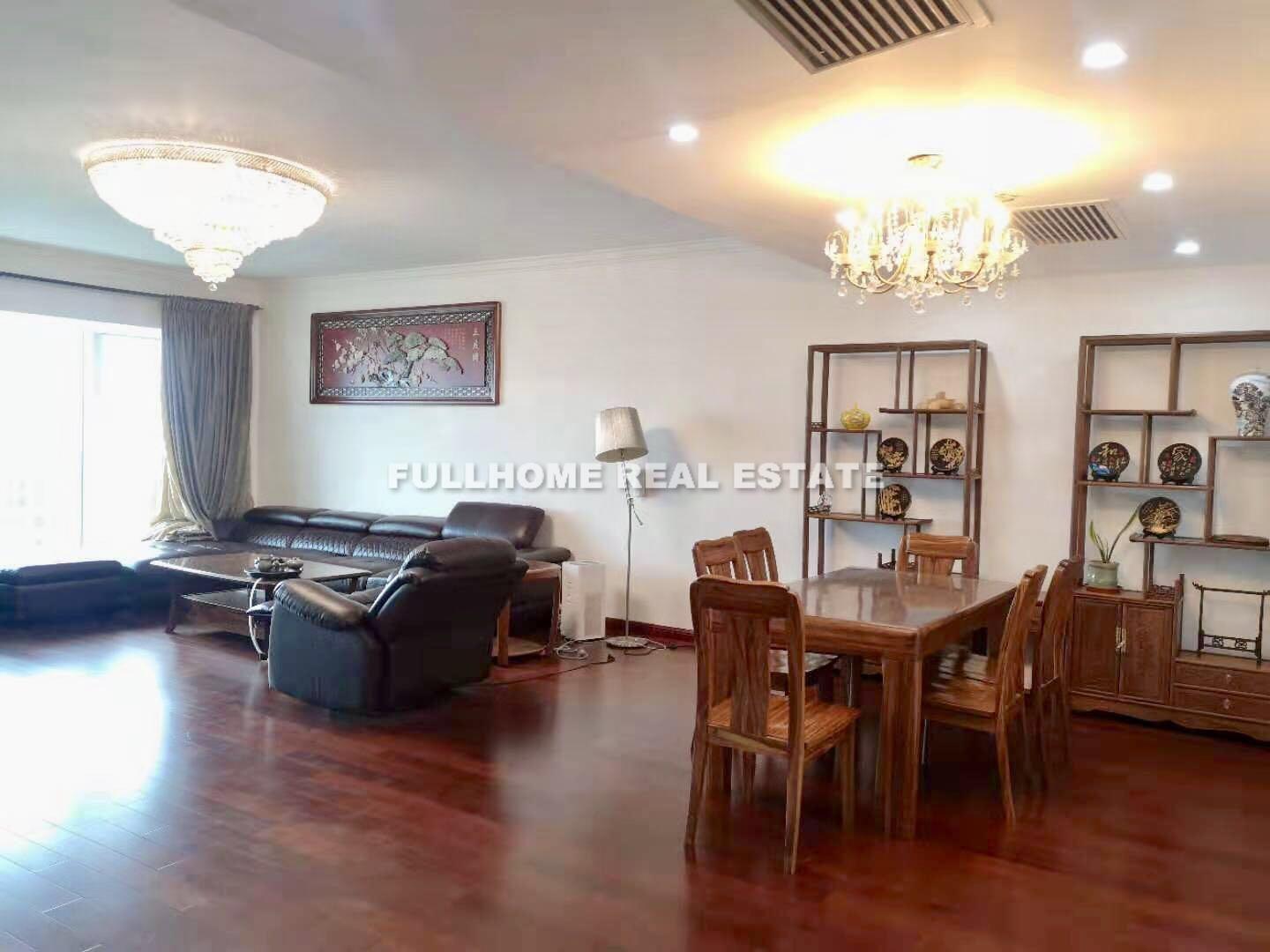 Shimao Riviera Garden - 3 bedroom apartment in Shanghai, Lujiazui, Pudong