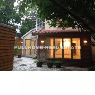 Similar property: Lane1-500 Gaoan Road Old House, 4 bedrooms, 260 sqm in Shanghai