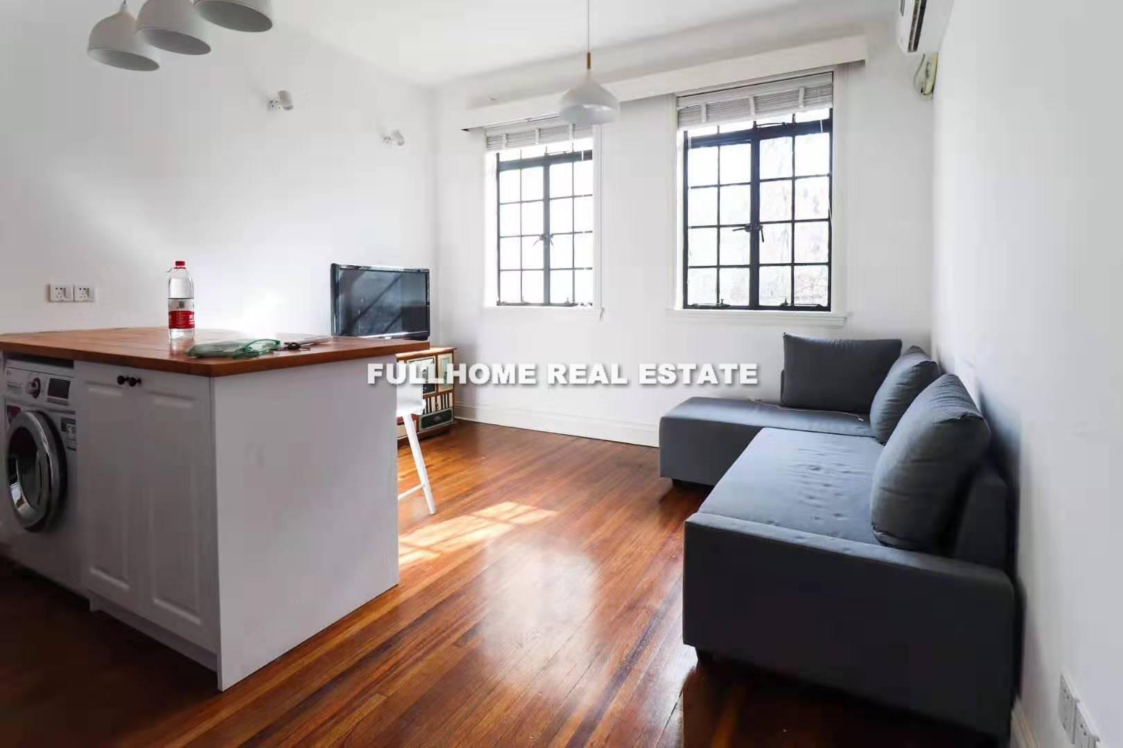 Lane 1000-1500 Xinzha Road Old House	 - 2 bedroom apartment in Shanghai, Jing An, Downtown
