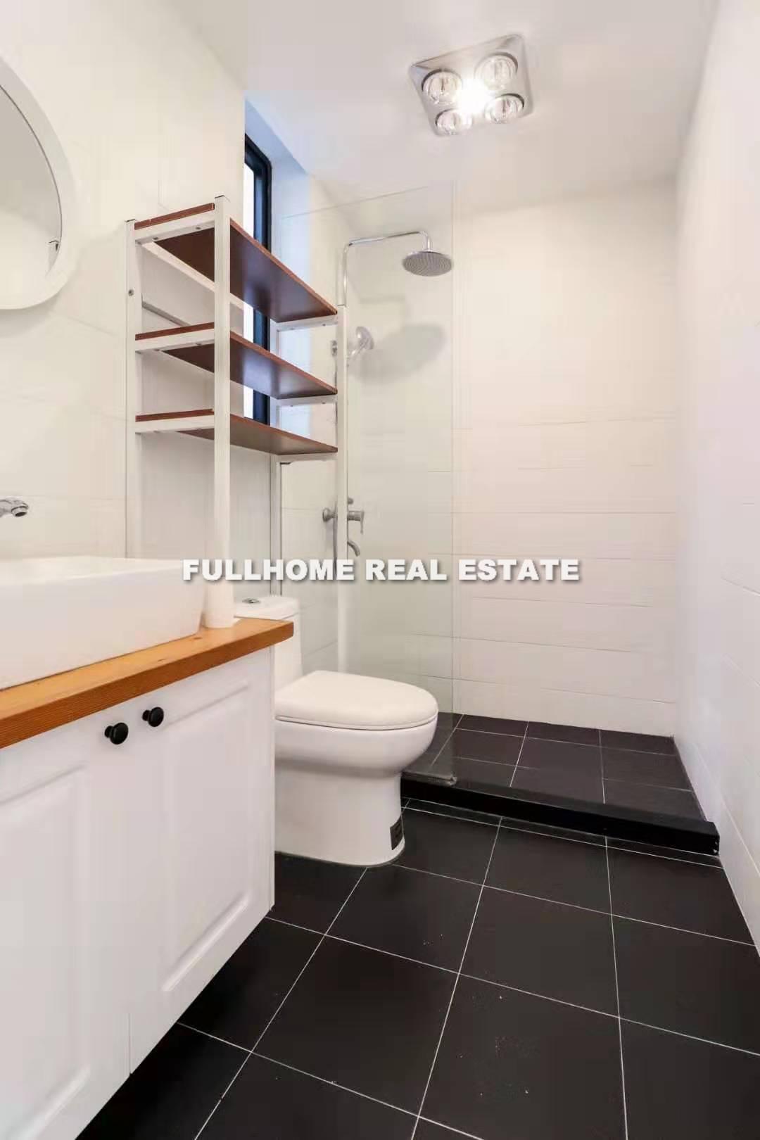 Lane 1000-1500 Xinzha Road Old House	 - Interior view 5, Shanghai rental property