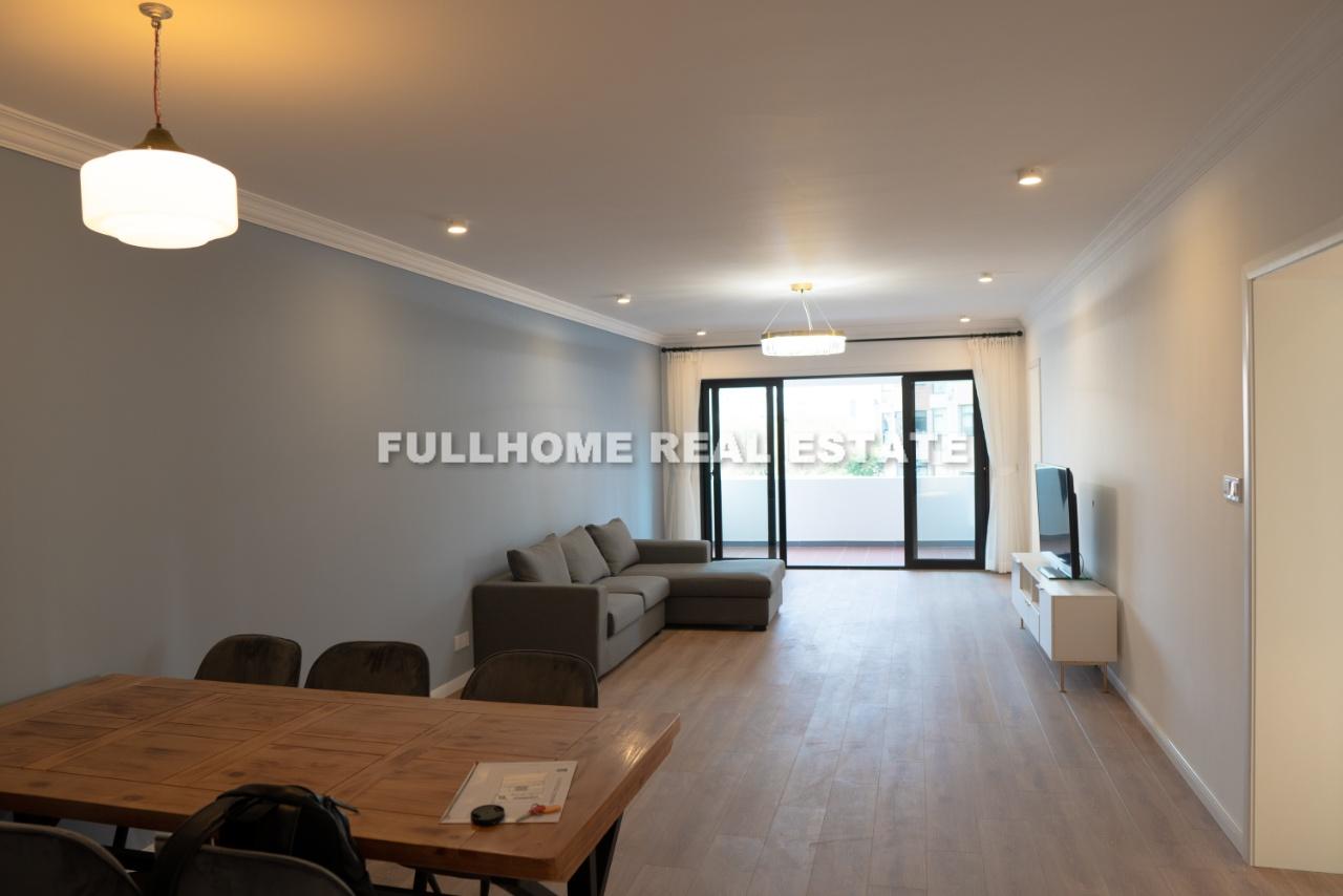 Shanghai Grand Plaza - 3 bedroom apartment in Shanghai, FFC, Downtown