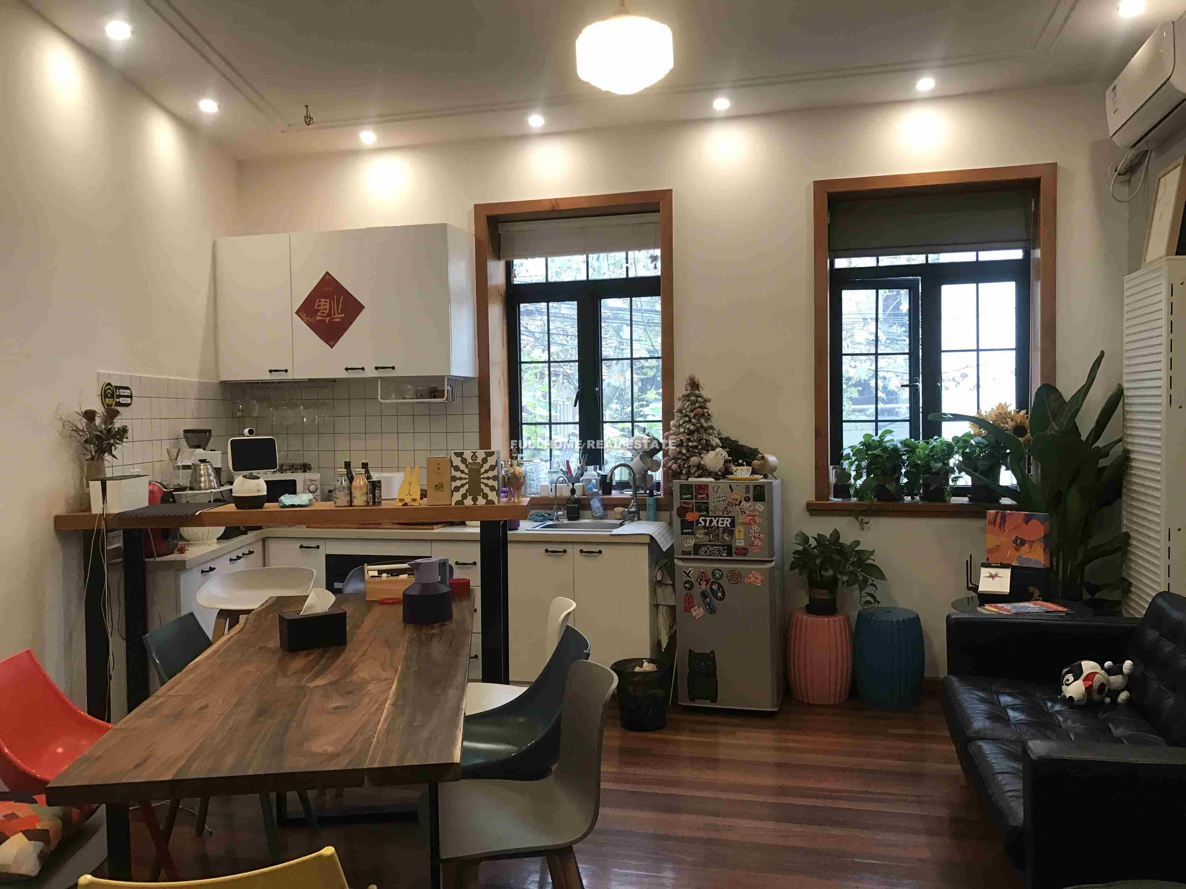 Lane 1-100 Fenyang Road Old House - 3 bedroom apartment in Shanghai, FFC, Downtown