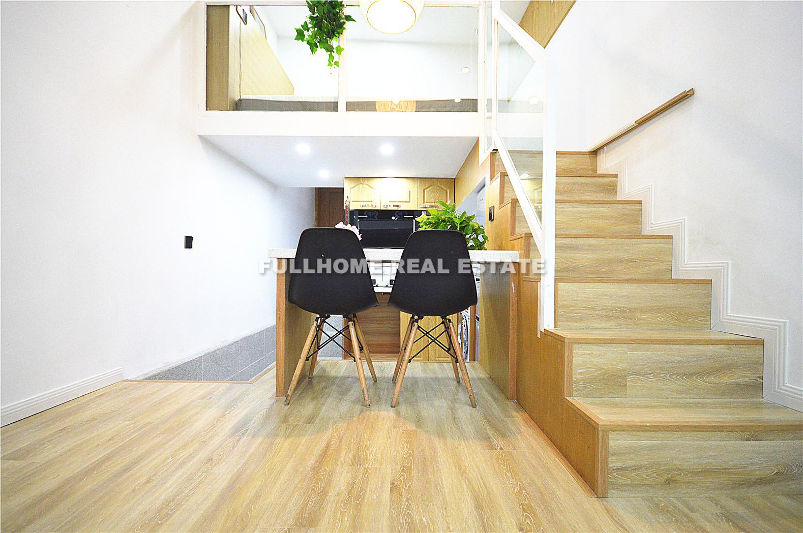 Same compound: Lane 500-700 South Xiangyang Road Old House, 2 bedrooms in Shanghai