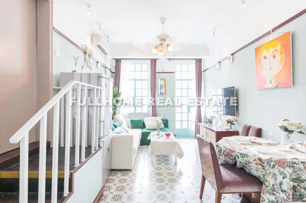 Embankment Building - 1 bedroom apartment in Shanghai, Hongko and Yangpu, Downtown