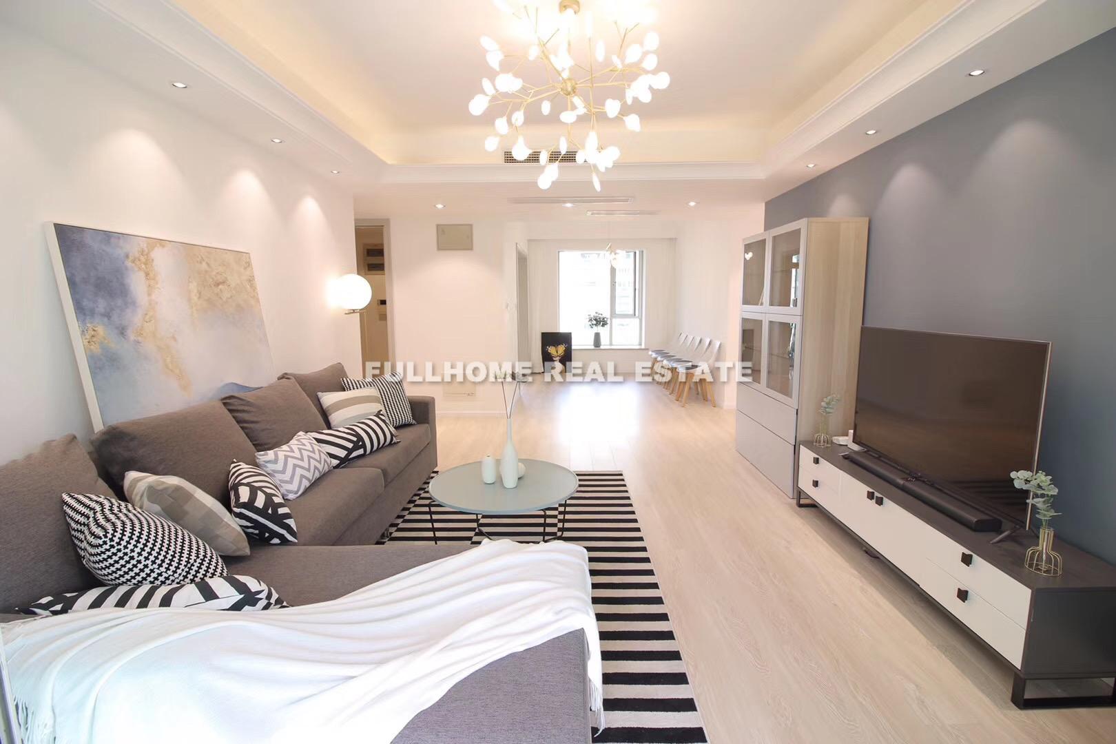 City Apartment - 3 bedroom apartment in Shanghai, FFC, Downtown