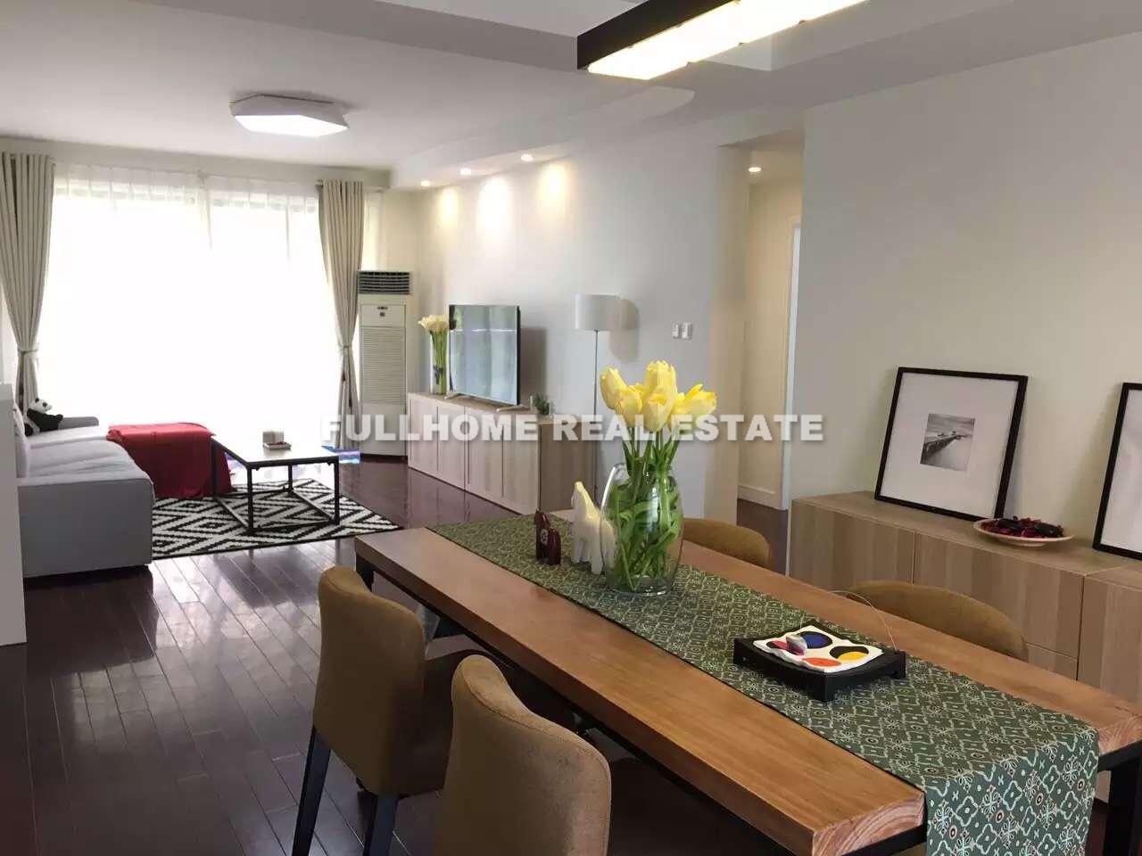 Same compound: Tianshan China Garden, 3 bedrooms in Shanghai