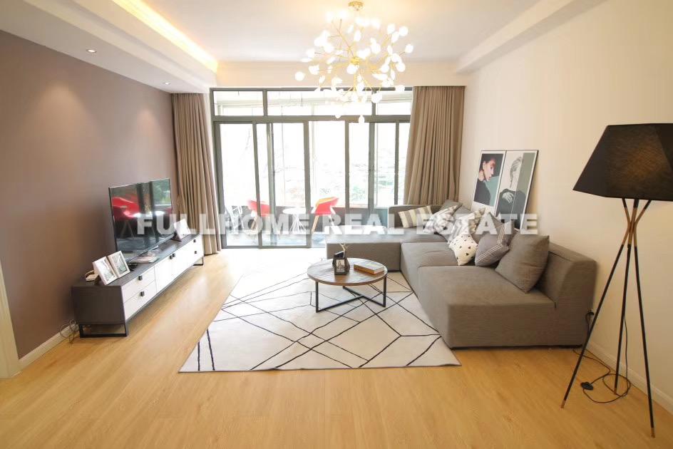 Top Of City - 3 bedroom apartment in Shanghai, People Square, Downtown
