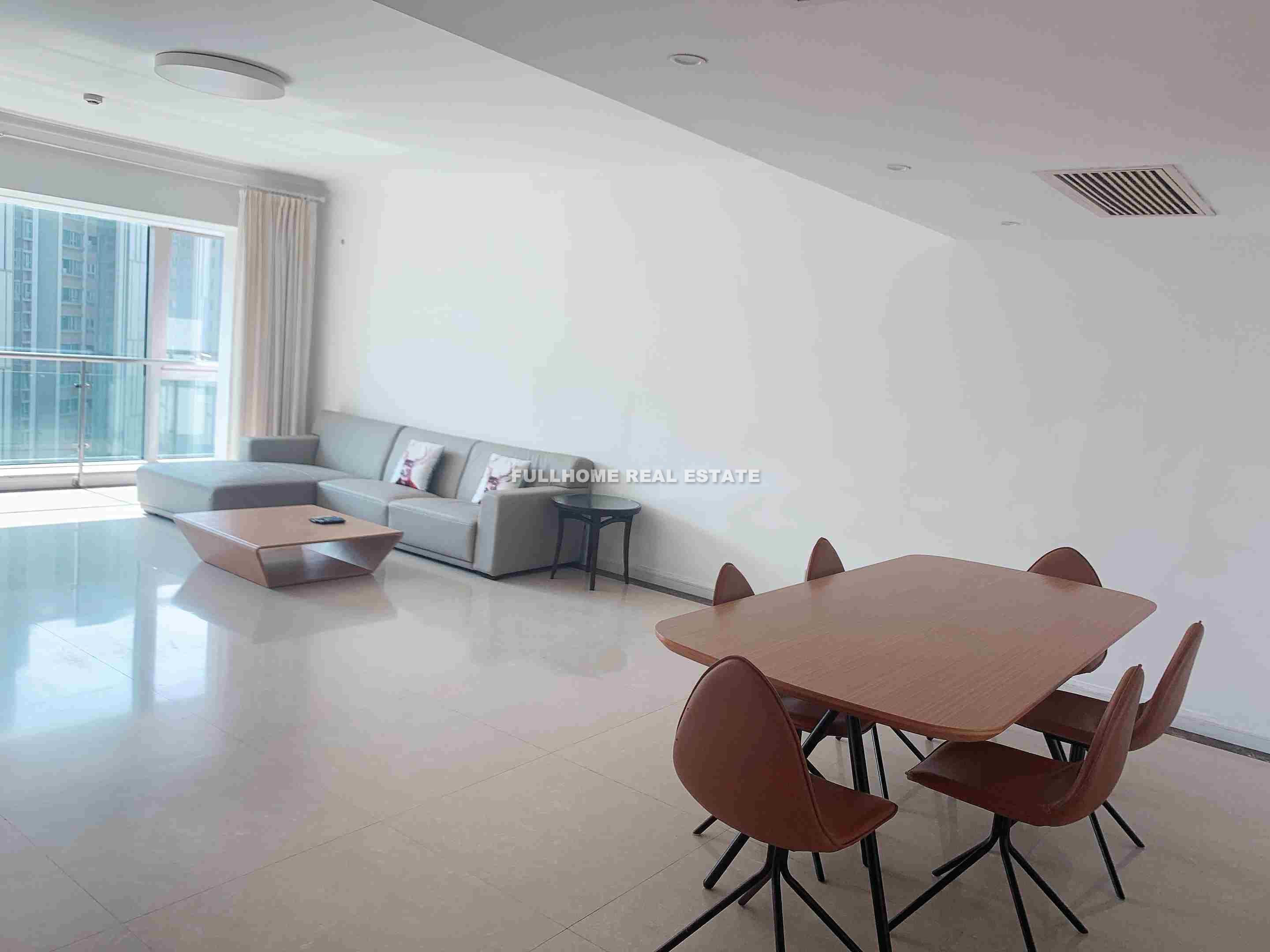 Shimao Riviera Garden - 3 bedroom apartment in Shanghai, Lujiazui, Pudong