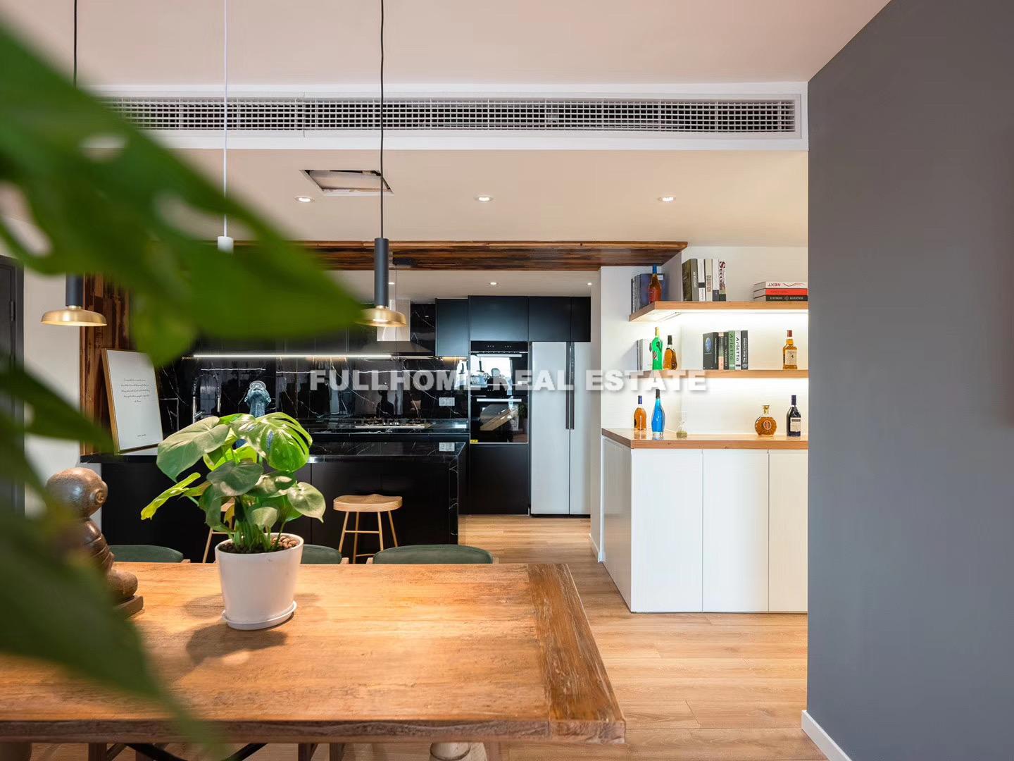 The Courtyards - 3 bedroom apartment in Shanghai, Jing An, Downtown