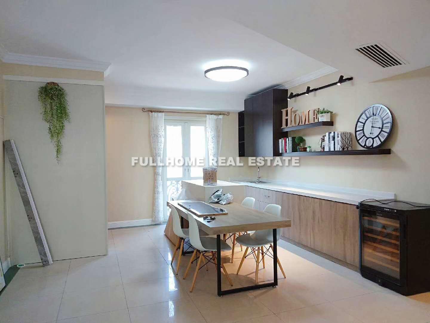 Same compound: Tai Yuan Villas No. 5 Building, 3 bedrooms in Shanghai