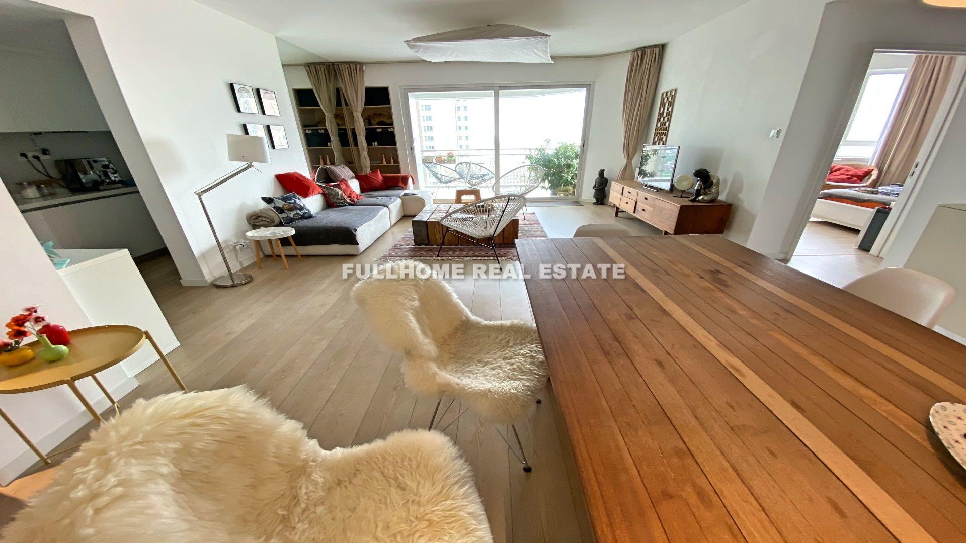 Central Residences - 3 bedroom apartment in Shanghai, FFC, Downtown