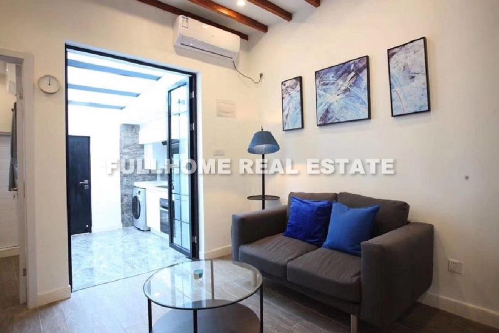 Same compound: Lane 1-500 Ruijin 1st Road Old House, 2 bedrooms in Shanghai