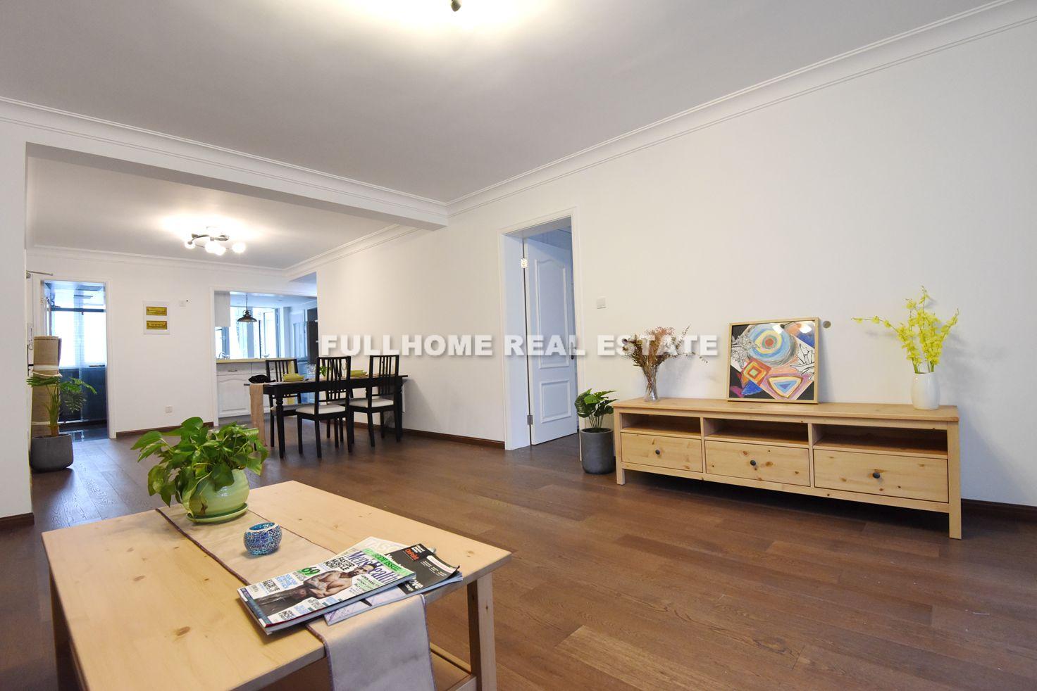 Same compound: Huicheng Wukang Apartment, 3 bedrooms in Shanghai