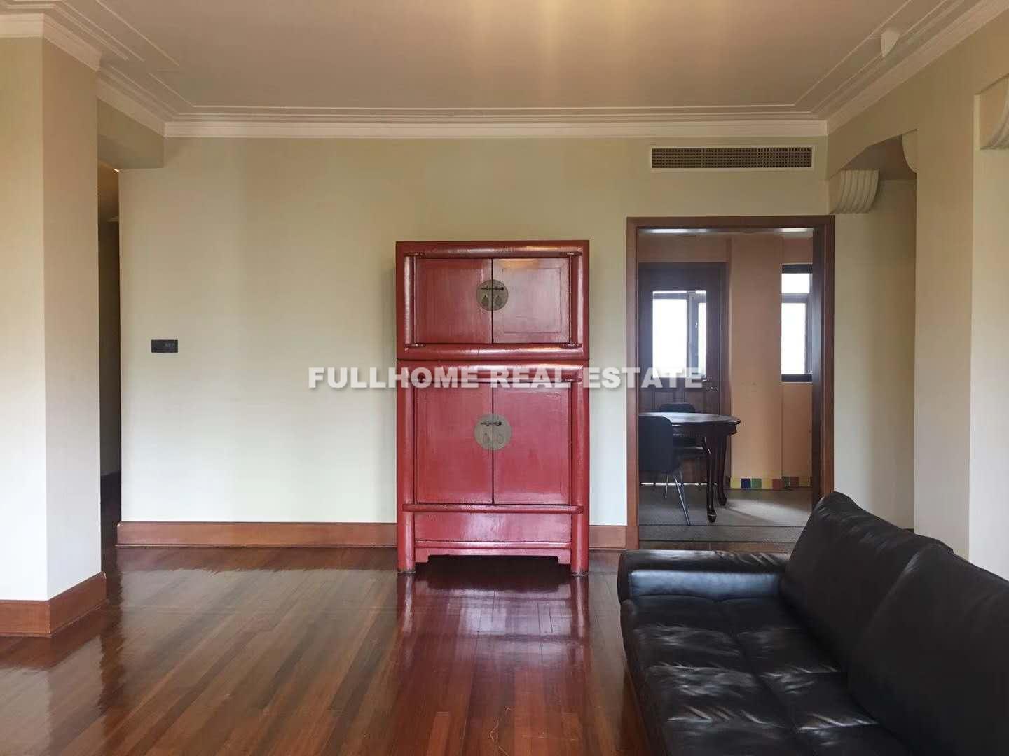 Same compound: Changde Apartment, 4 bedrooms in Shanghai