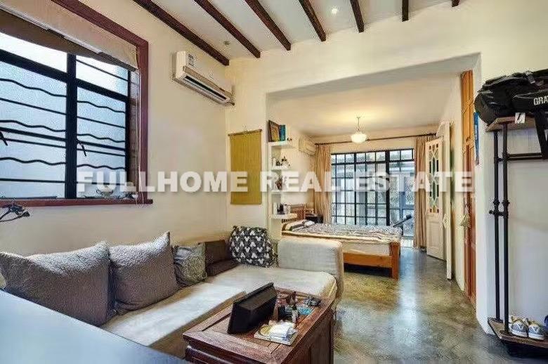 Lane1-500 Taiyuan Road Old House - 1 bedroom apartment in Shanghai, Xujiahui, Downtown