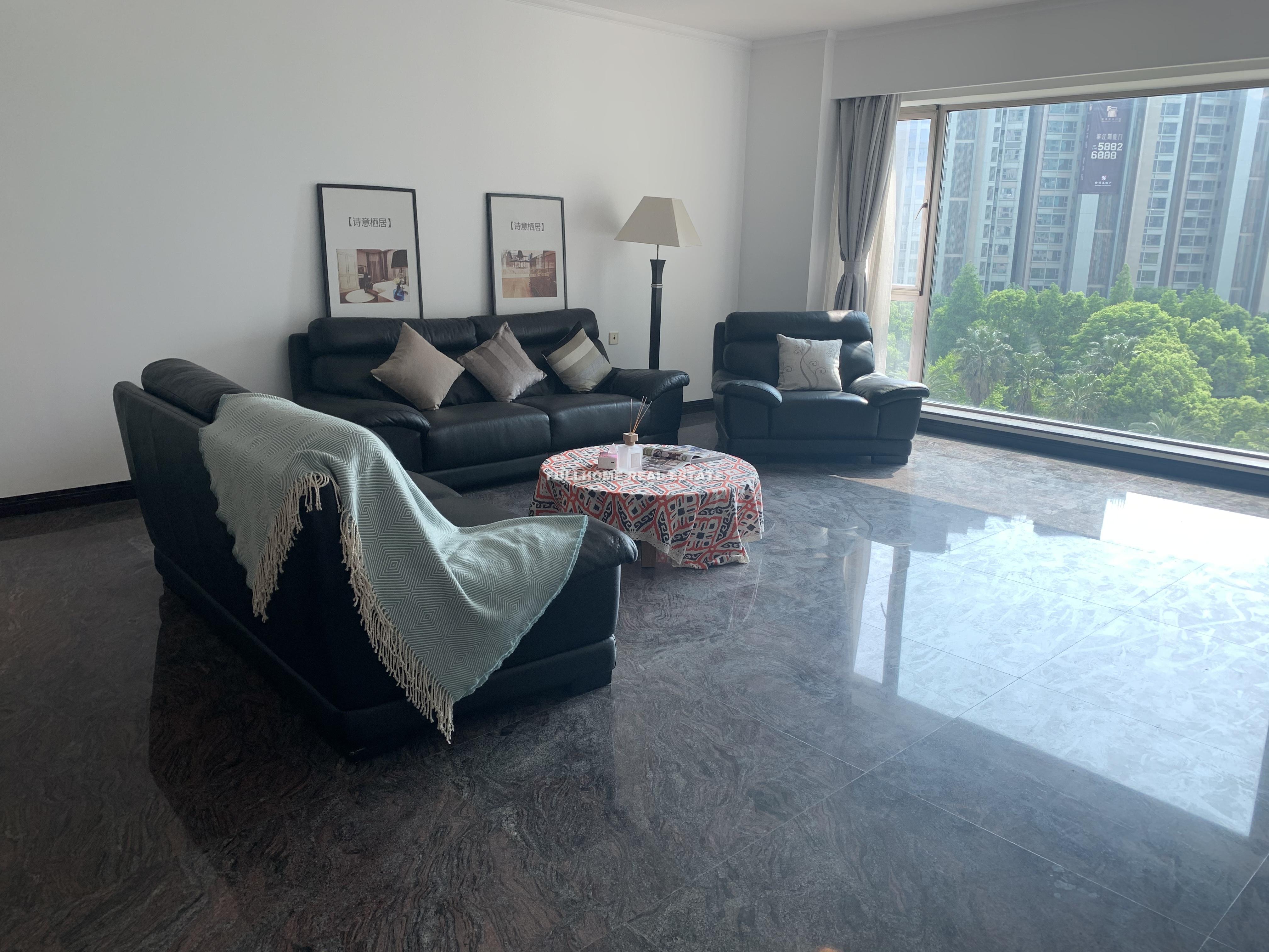 Shimao Riviera Garden - 3 bedroom apartment in Shanghai, Lujiazui, Pudong