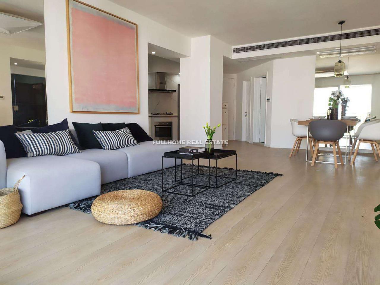 Central Residences - 3 bedroom apartment in Shanghai, FFC, Downtown